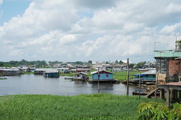 Coari, a 363 km de Manaus, é conhecida como a Capital do Piratas no rio Solimões Coari, a 363 km de Manaus, é conhecida como a Capital do Piratas no rio Solimões - Sputnik Brasil