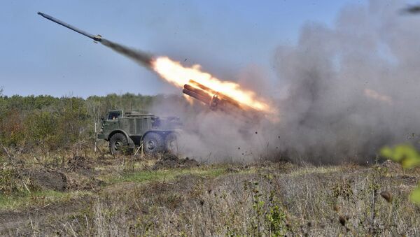 Lançador múltiplo de mísseis Uragan durante exercício da artilharia tática no campo de treinamento de Molkino, em Krasnodar - Sputnik Brasil
