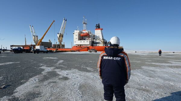Instalação de Gás Natural Liquefeito (GNL) em Yamal, na Rússia - Sputnik Brasil