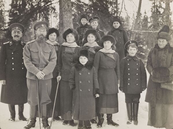 A família imperial em Tsarskoe Selo (Vila do Czar), 1915 - Sputnik Brasil
