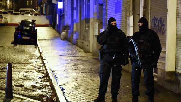 Agentes belgas em operação antiterrorista em Verviers, na Bélgica, em 15 de janeiro - Sputnik Brasil