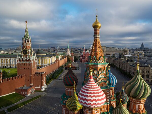 A catedral de São Basílio na Praça Vermelha em Moscou - Sputnik Brasil