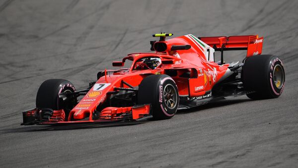 Piloto da Ferrari Kimi Raikkonen participa de treino livre para o Grande Prêmio da Rússia de Fórmula 1, Sochi, Rússia, 28 de setembro de 2018 - Sputnik Brasil