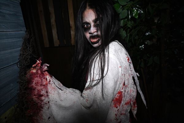 Participante do show Halloween Horror Nights em Singapura. - Sputnik Brasil