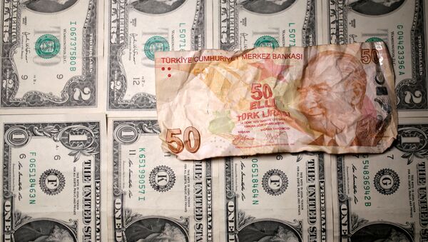 Dólares norte-americanos e liras turcas - Sputnik Brasil