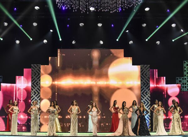 Participantes durante concurso Miss Colômbia, realizado na cidade colombiana de Medellín, em 30 de setembro de 2018 - Sputnik Brasil