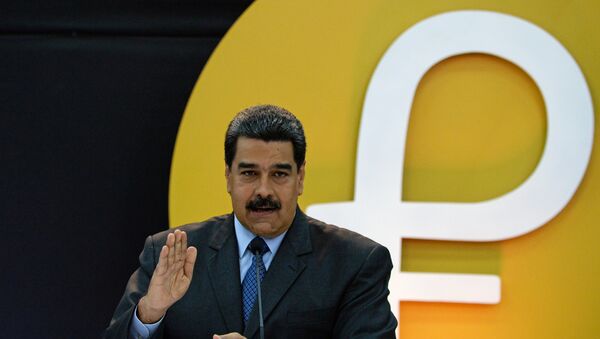 Presidente da Venezuela, Nicolás Maduro, apresenta a criptomoeda petro - Sputnik Brasil
