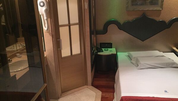 Quarto de motel em Buenos Aires, Argentina - Sputnik Brasil