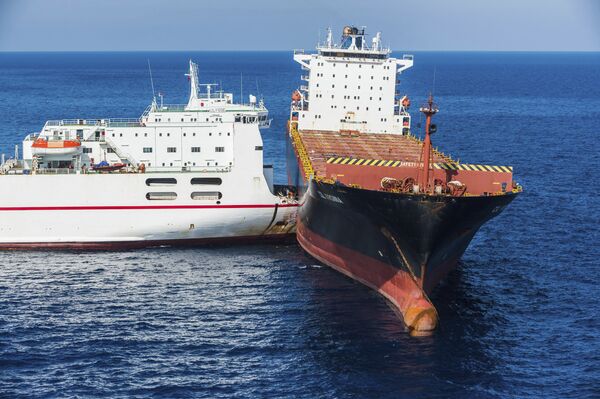 Dois navios, um tunisiano e um cipriota, colidem no mar Mediterrâneo, perto da ilha da Córsega - Sputnik Brasil