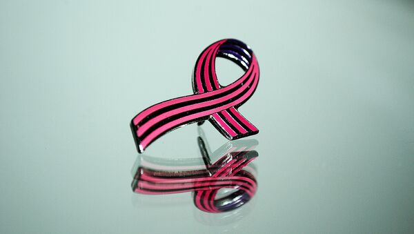 El lazo rosado, símbolo de la lucha contra el cáncer de mama - Sputnik Brasil