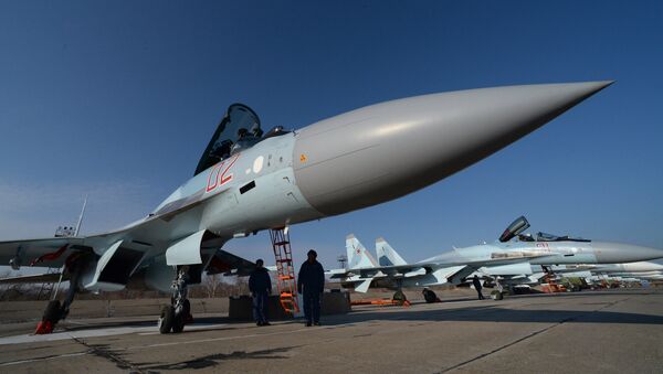 Caça russo Su-35S de geração 4++ - Sputnik Brasil