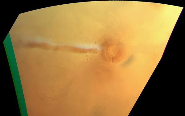 Misteriosa nuvem branca se formando por cima do vulcão Arsia Mons em Marte, 21 de setembro de 2018 - Sputnik Brasil