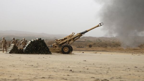 Artilharia saudita dispara contra posições houthis a partir da fronteira com o Iêmen (arquivo) - Sputnik Brasil