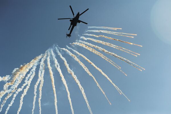 Helicóptero russo de ataque Mi-28N, batizado de Caçador Noturno - Sputnik Brasil