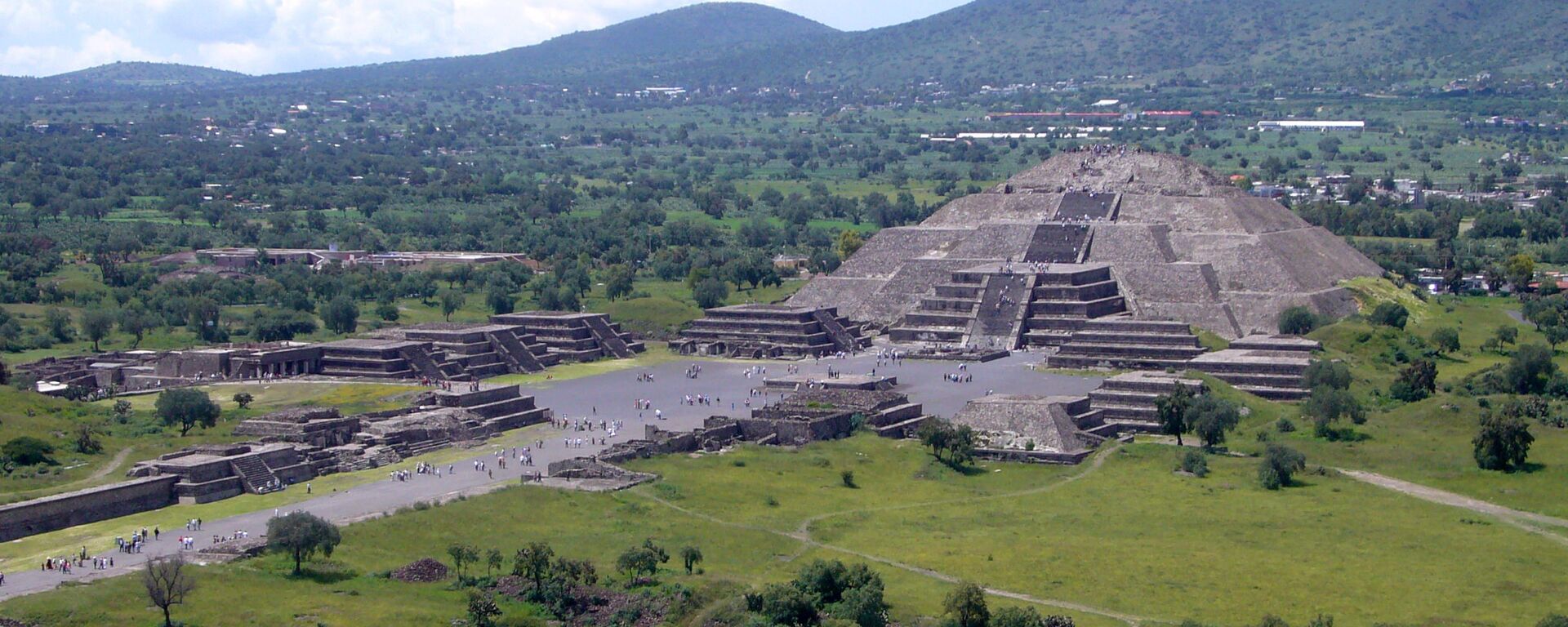 Pirâmide da Lua na cidade de Teotihuacan, México - Sputnik Brasil, 1920, 03.06.2022