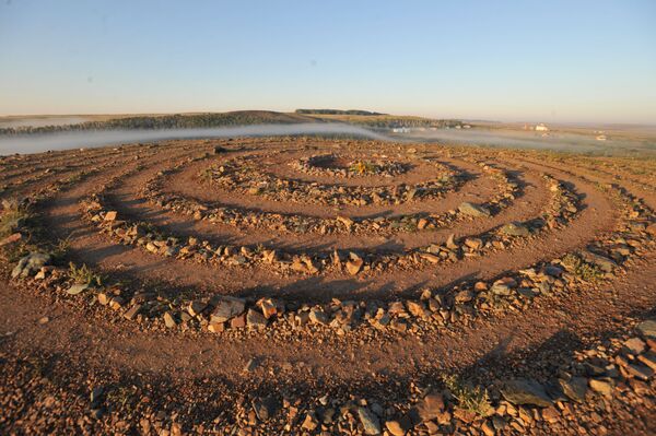 “Espiral dos Desejos” da montanha Shamanka, no sítio arqueológico localizado nas estepes do Sul dos Urais – Arkaim - Sputnik Brasil