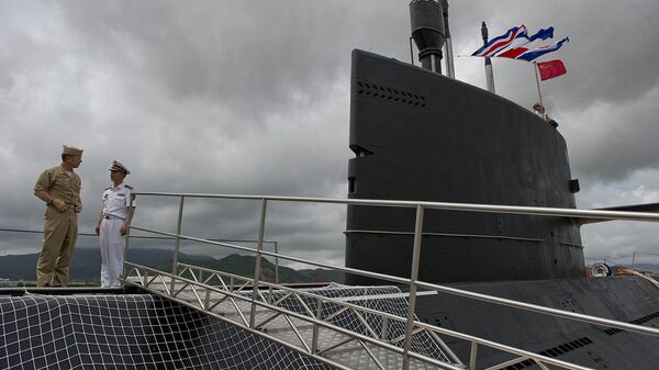 Submarino Yuan da Marinha Popular de Libertação da China, ancorado na Base Naval de Zhoushan. - Sputnik Brasil