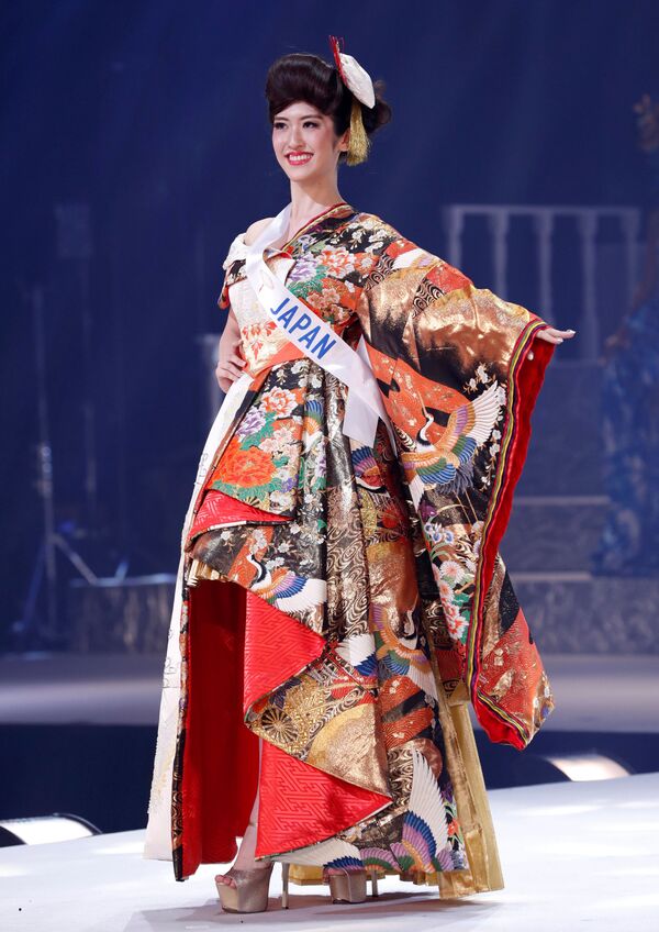 Miss Japão, Hinano Sugimoto, se apresenta no palco durante o concurso Miss Beleza Internacional 2018, em Tóquio, em 9 de novembro de 2018 - Sputnik Brasil