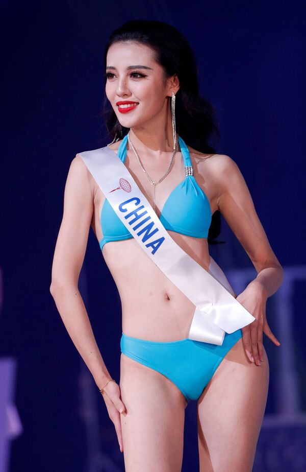 Miss China, Wang Chaoyuan, se apresenta no palco durante o concurso Miss Beleza Internacional 2018, em Tóquio, em 9 de novembro de 2018 - Sputnik Brasil