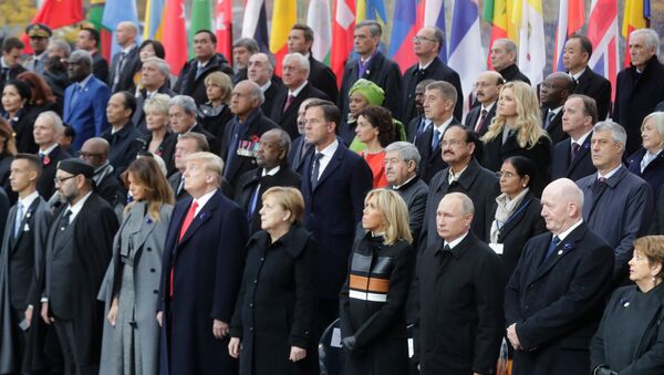Líderes mundiais durante os eventos comemorativos dos 100 anos do armistício na Primeira Guerra Mundial, em Paris, 11 de novembro de 2018 - Sputnik Brasil