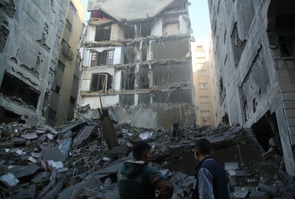 Resultado de um dos ataques com mísseis lançados por Israel na Faixa de Gaza - Sputnik Brasil