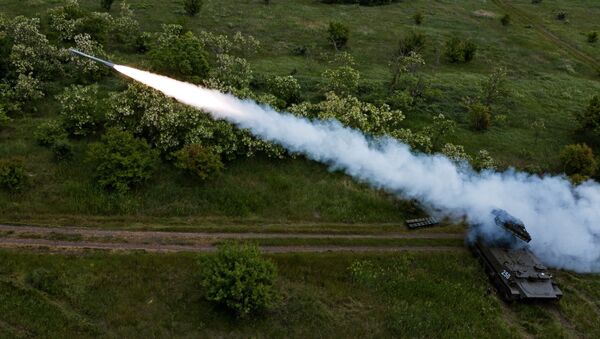 Lançamento de míssil do sistema de defesa antiaérea Strela-10 (foto de arquivo) - Sputnik Brasil