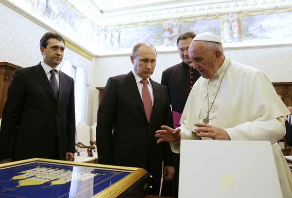 Vladimir Putin e Papa Francisco - Sputnik Brasil