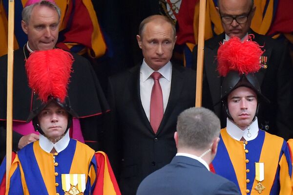 Vladimir Putin durante visita ao Vaticano - Sputnik Brasil