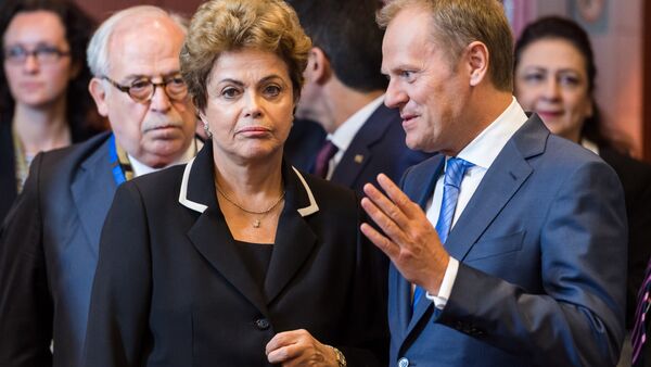 Dilma Rousseff e primeiro-ministro da Polônia, Donald Tusk, durante a cúpula UE-CELAC - Sputnik Brasil