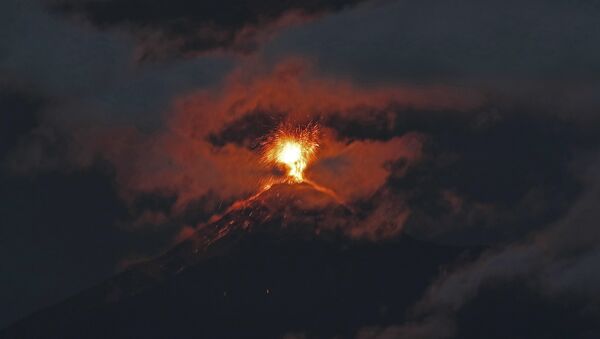 Erupção de vulcão de Fuego  - Sputnik Brasil