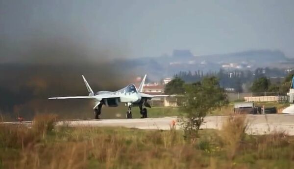Novo caça Su-57 na Síria - Sputnik Brasil