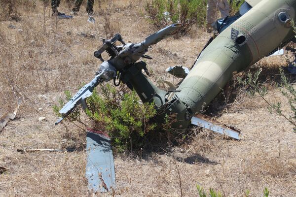 Restos do helicóptero de resgate russo derrubado na Síria em 2015 - Sputnik Brasil