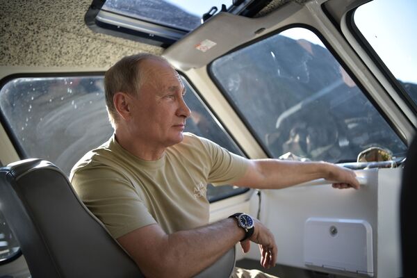 O presidente russo, Vladimir Putin, passa férias na República de Tuva, em 26 de agosto de 2018 - Sputnik Brasil