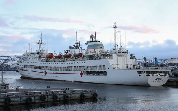 Navio de assistência hospitalar Svir da Frota do Norte russa no cais em Severomorsk - Sputnik Brasil