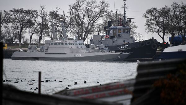Três navios ucranianos, Berdyansk, Yanu Kapu e Nikopol, detidos pela parte russa por violar a fronteira, em 25 de novembro de 2018 - Sputnik Brasil
