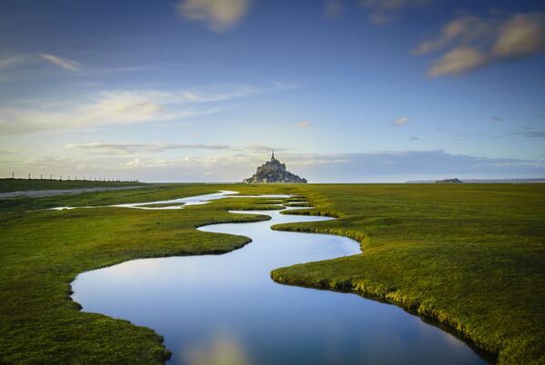 Ilha de Mont Saint-Michel, imagem do fotógrafo Daniel Burton - Sputnik Brasil