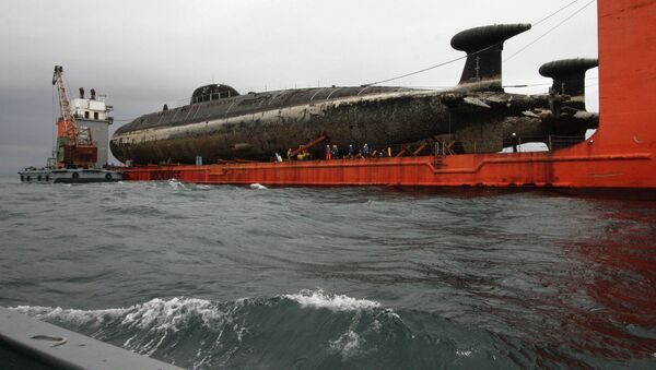 Dois submarinos nucleares soviéticos prontos para serem reciclados. - Sputnik Brasil