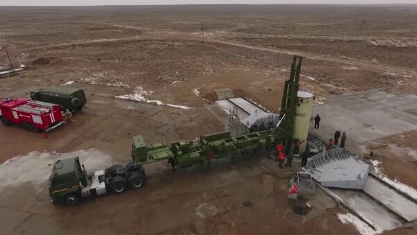 Lançamento de um míssil modernizado do sistema de defesa antimíssil no polígono de Sary Shagan, no Cazaquistão - Sputnik Brasil