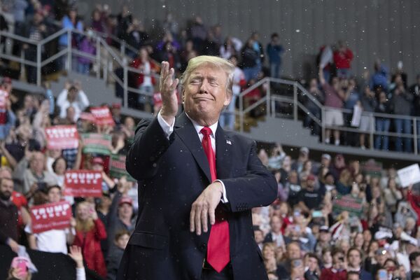 Presidente dos EUA, Donald Trump, em Biloxi, Mississippi, 26 de novembro de 2018 - Sputnik Brasil