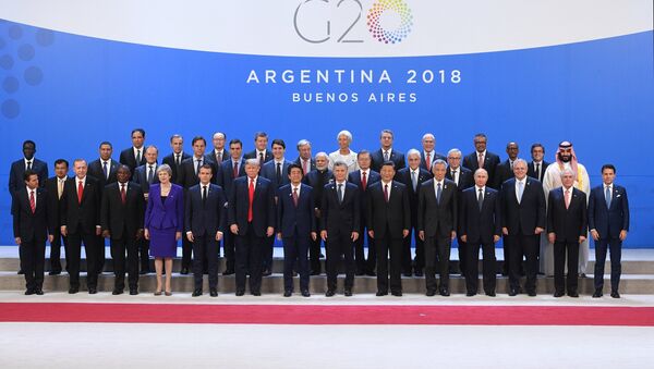 Líderes mundiais posam para foto durante cúpula do G20 em Buenos Aires, Argentina, em 30 de novembro de 2018 - Sputnik Brasil
