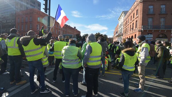 Manifestação dos chamados coletes amarelos em Toulouse, Occitânia, sudeste da França - Sputnik Brasil