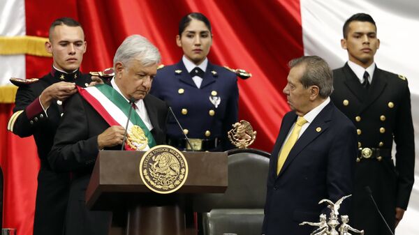 Andrés Manuel López Obrador em sua cerimônia de posse. - Sputnik Brasil