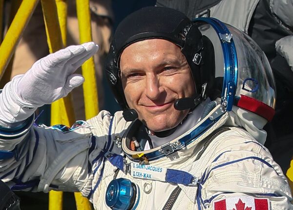 Tripulante da espaçonave Soyuz MS-11, astronauta David Saint-Jacques da Agência Espacial Canadense. - Sputnik Brasil