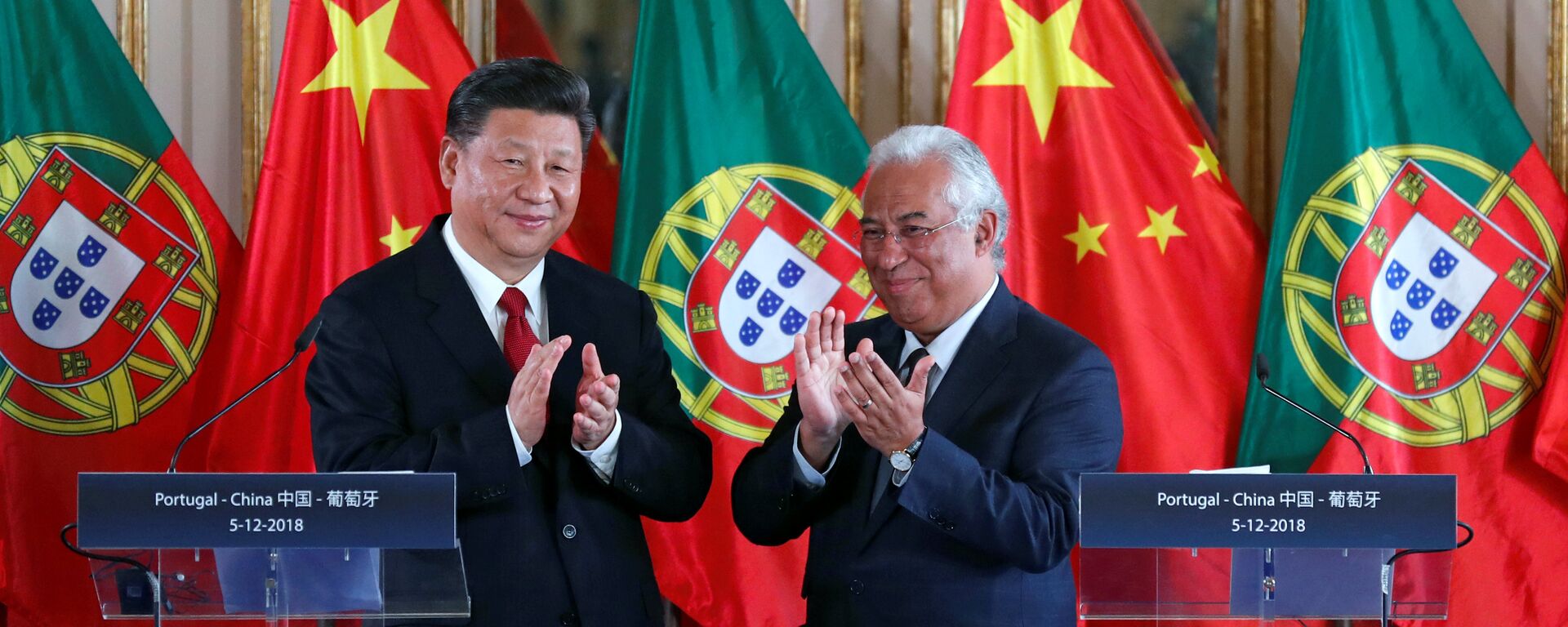 Líder chinês Xi Jinping e premiê português António Costa durante encontro no Palácio de Queluz, Portugal, 5 de dezembro de 2018 - Sputnik Brasil, 1920, 05.12.2018