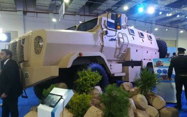 Veículo blindado egípcio Temsah, apresentado da Feira Internacional de Defesa EDEX 2018 - Sputnik Brasil