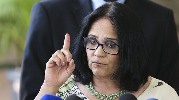 Ex-assessora de Magno Malta, pastora Damares Alves assume Ministério de Mulheres e Direitos Humanos - Sputnik Brasil