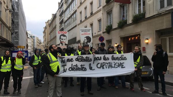 Manifestação dos coletes amarelos em Paris, 8 de dezembro de 2018 - Sputnik Brasil
