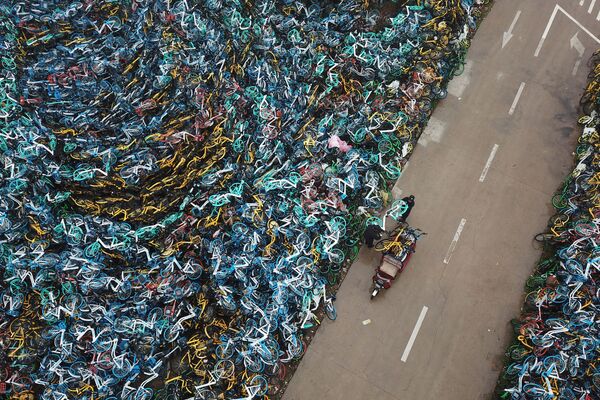 Cemitério de bicicletas na China - Sputnik Brasil