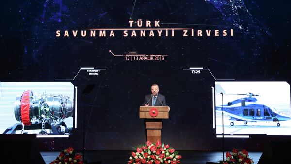 Presidente turco, Recep Tayyip Erdogan, durante a reunião da indústria de defesa turca - Sputnik Brasil