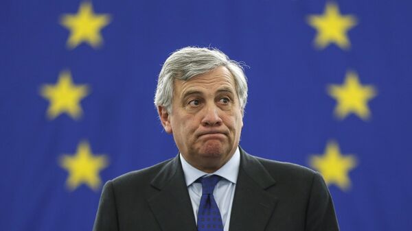 Antonio Tajani recebe aplausos após ser eleito presidente do Parlamento Europeu, em Estrasburgo, leste da França, 17 de janeiro de 2017 - Sputnik Brasil